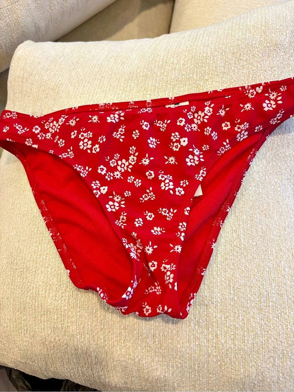 Soma Floral Bikini Bottom in Red & White Size Medium Like New